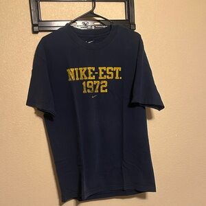 Nike Men's Dark Blue Tee with Yellow Print